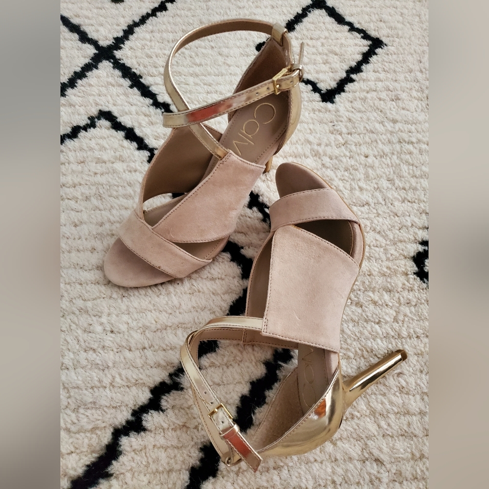 Calvin Klein Naveh Heels Nude Gold Suede Open Toe Ankle strap 7 New without box